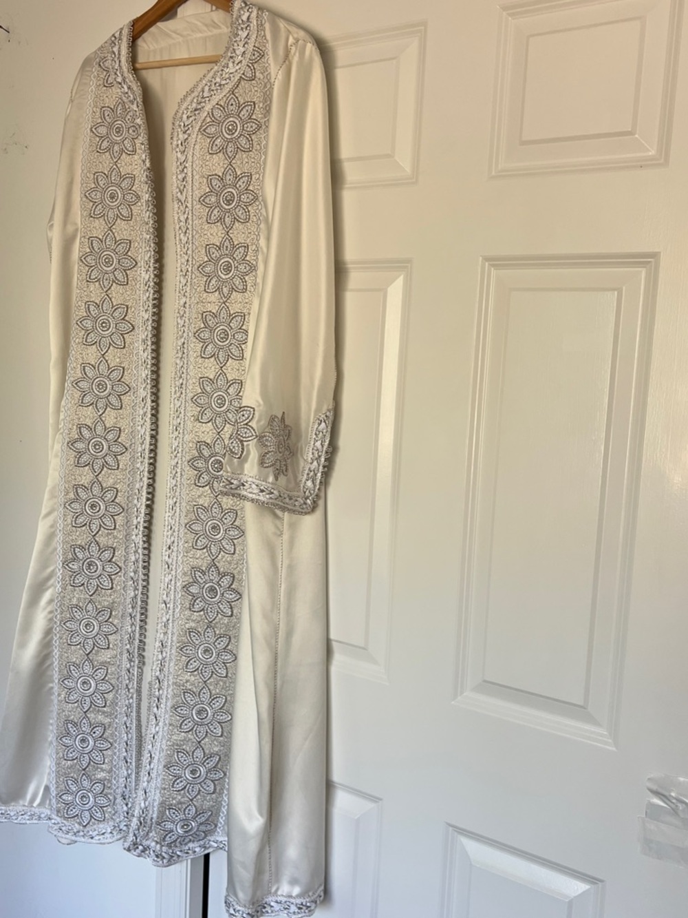 Vintage Silk Heavily Embroidered Kaftan/Duster/Robe Open Front Boho Resort Ivory - Picture 10 of 11